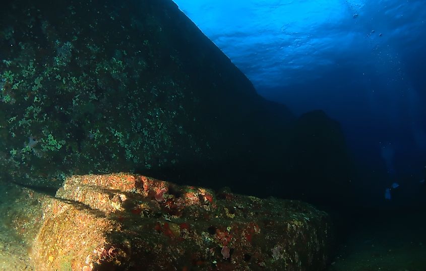 View of the Yonaguni Monument underwater.